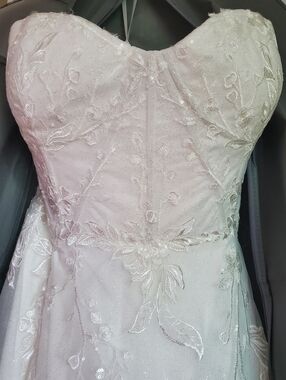 Elegant White Lace A-Line Wedding Dress with Corset Bodice